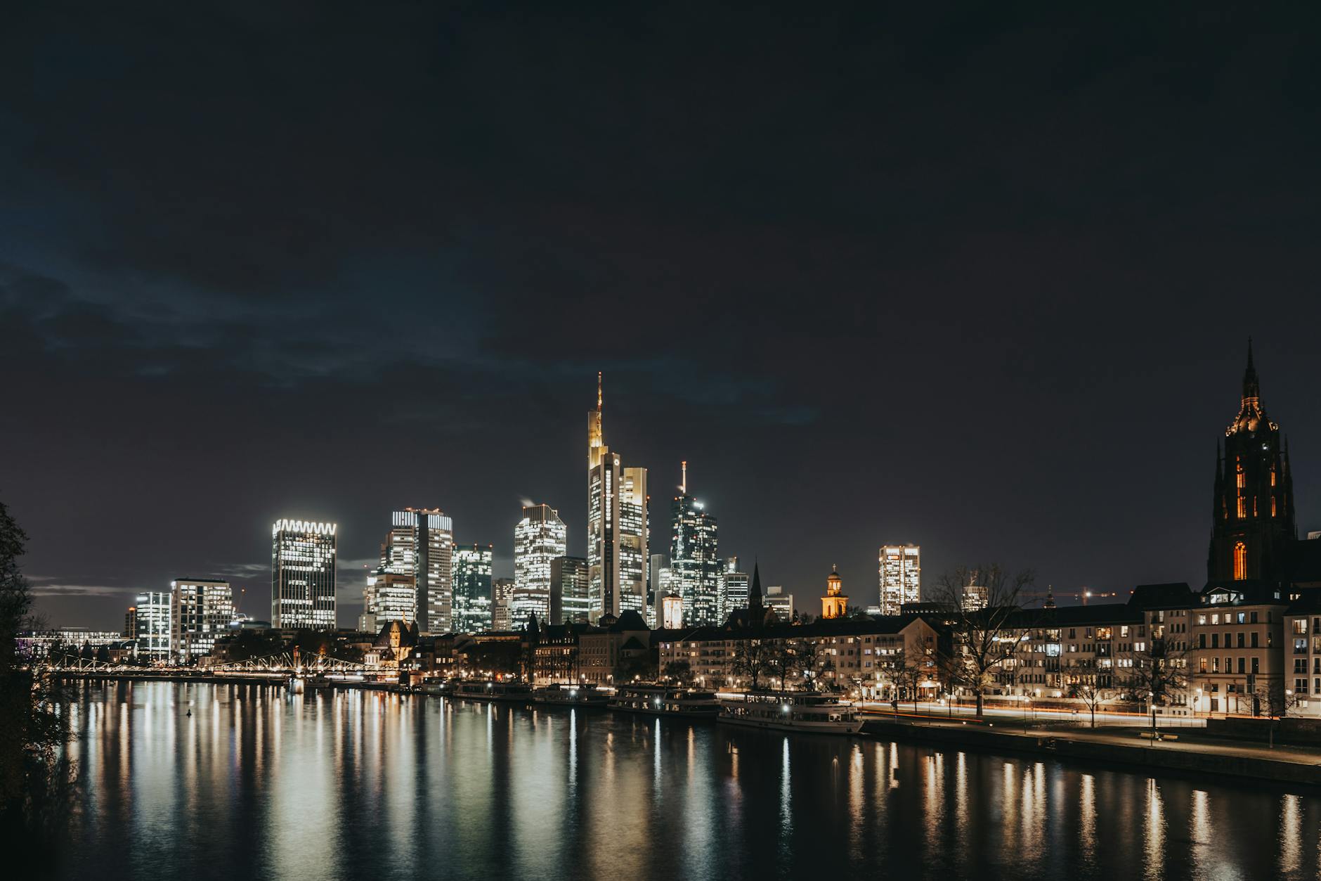 Fintech banks offer faster onboarding (1–2 weeks) while traditional German banks provide deeper credit facilities — the right choice depends on your business profile.