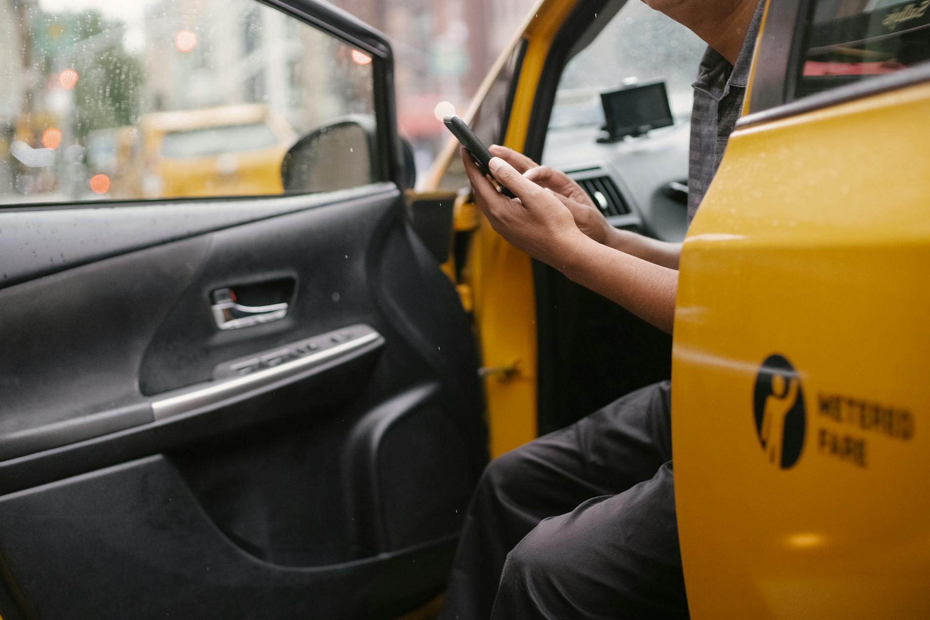 Navigating Taxi Services in Germany — Best Apps and Booking Tips
